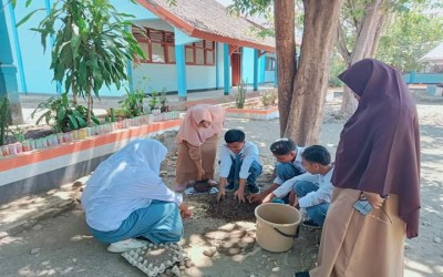 Siswa Fase- E SMA Negeri 4 Balikpapan Melakukan Kegiatan P5 dengan Tema Kewirausahaan