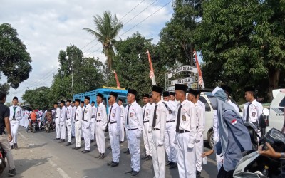 Siswa-Siswi SMA Negeri 4 Balikpapan Berpartisipasi dalam Gerak Jalan Indah tingkat SMA/SMK